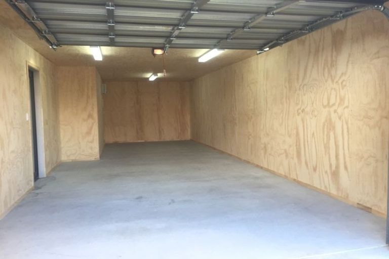 Photo of property in 29 Falconer Rise, Jacks Point, Queenstown, 9371