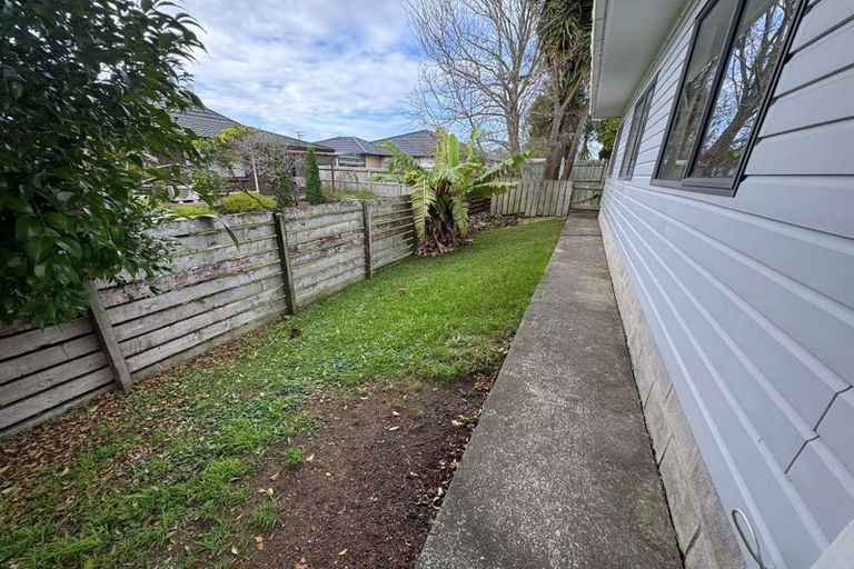 Photo of property in 50 Lakeside Drive, Orewa, 0931