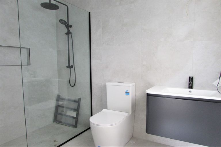 Photo of property in 84 Maupuia Road, Maupuia, Wellington, 6022