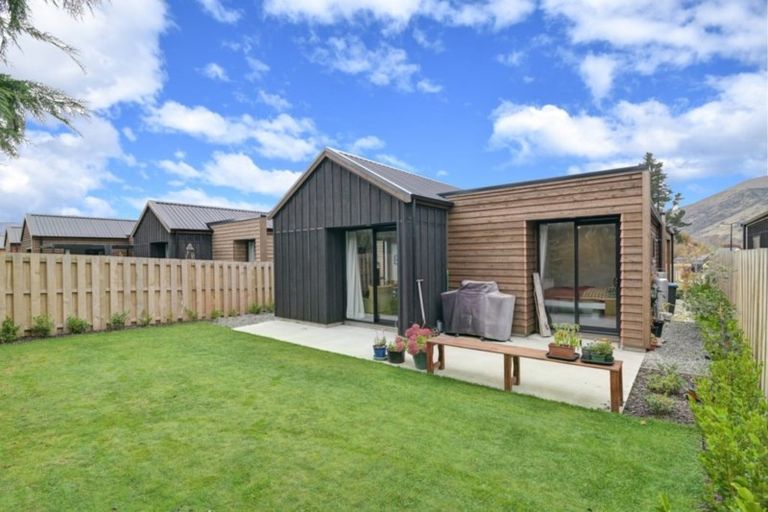 Photo of property in 15 Lauder Street, Lake Hayes, Queenstown, 9304