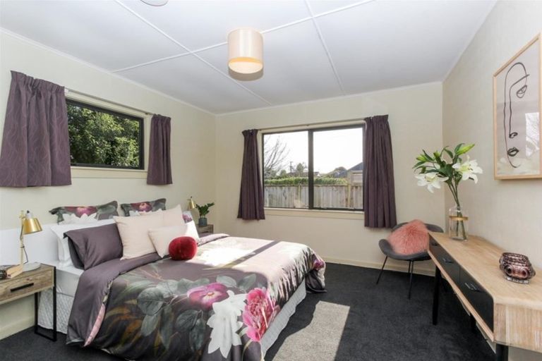 Photo of property in 84 Brooklands Road, Brooklands, New Plymouth, 4310