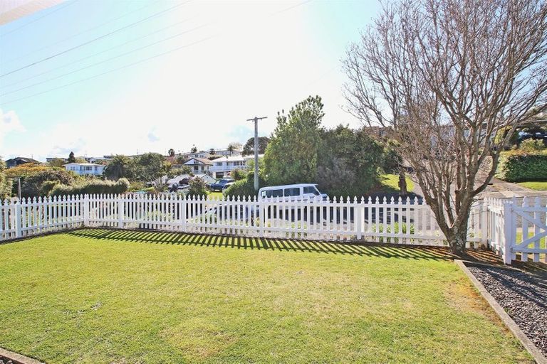 Photo of property in 115 Harbour View Road, Omokoroa, 3114
