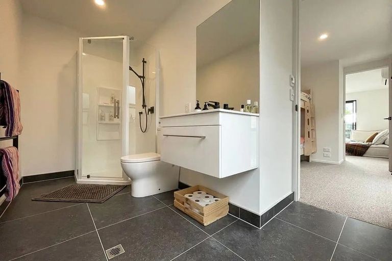 Photo of property in 13 Bale Road, Jacks Point, 9371