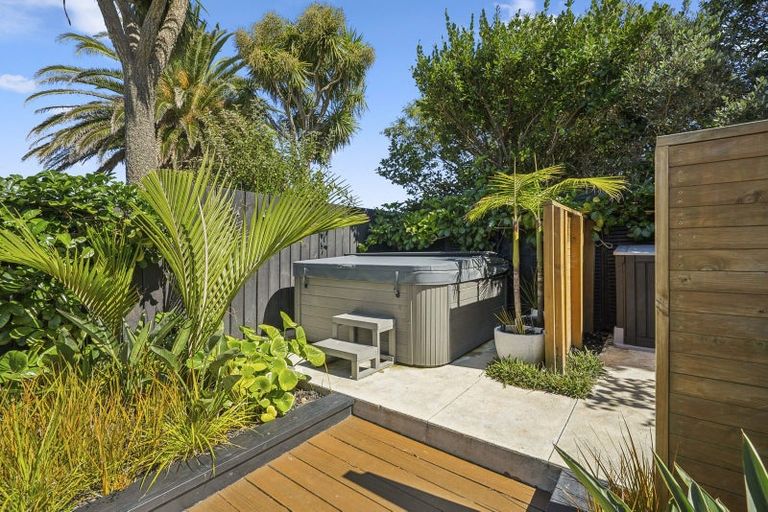 Photo of property in 19 Picton Avenue, Newtown, Wellington, 6021