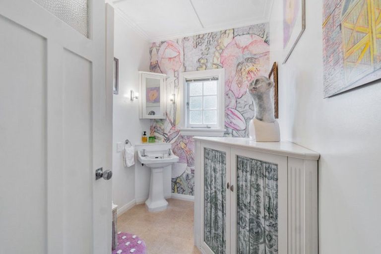 Photo of property in 319 Huia Road, Titirangi, Auckland, 0604