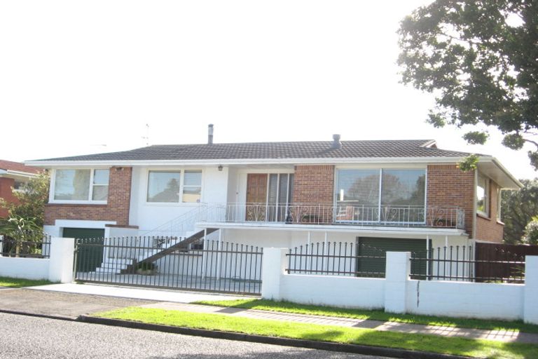 Photo of property in 80 Grande Vue Road, Hillpark, Auckland, 2102