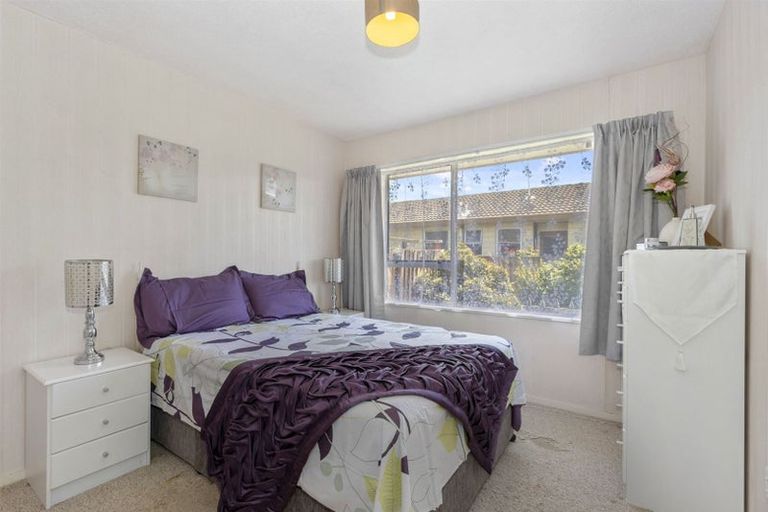 Photo of property in 1/17 Tamarisk Place, Parklands, Christchurch, 8083