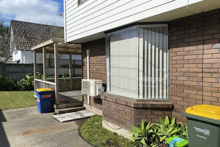 Photo of property in 1/138 Nile Road, Milford, Auckland, 0620