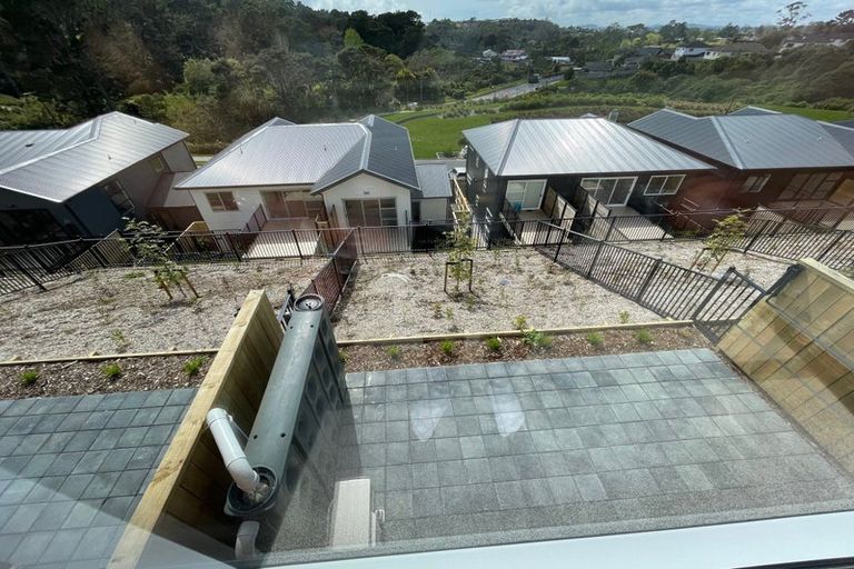 Photo of property in 23 William Calvert Drive, Swanson, Auckland, 0614
