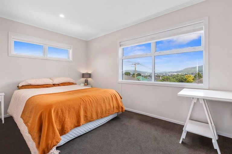 Photo of property in 1/1 Murphy Place, Titahi Bay, Porirua, 5022