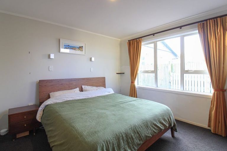 Photo of property in 4/30 Lyall Parade, Lyall Bay, Wellington, 6022