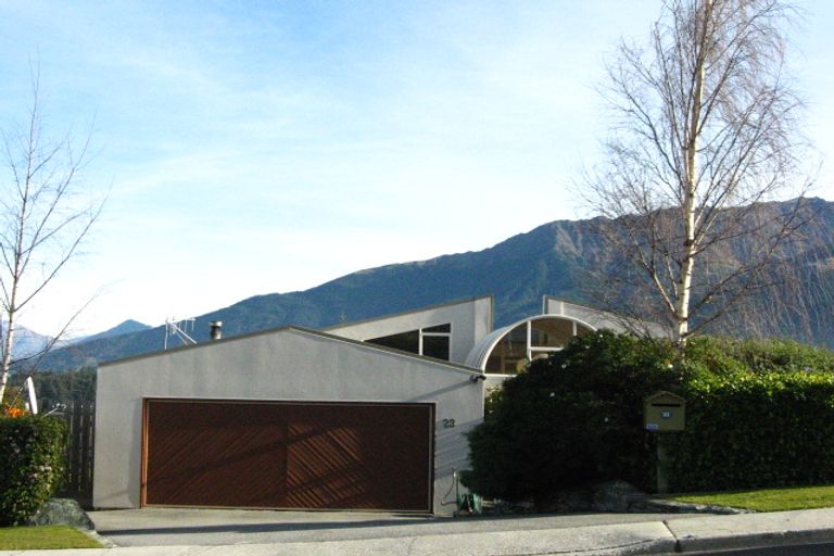 Photo of property in 23 Balmoral Drive, Kelvin Heights, Queenstown, 9300
