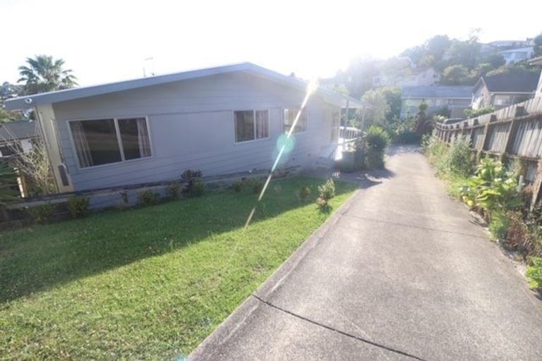 Photo of property in 4a Branston Avenue, Browns Bay, Auckland, 0630