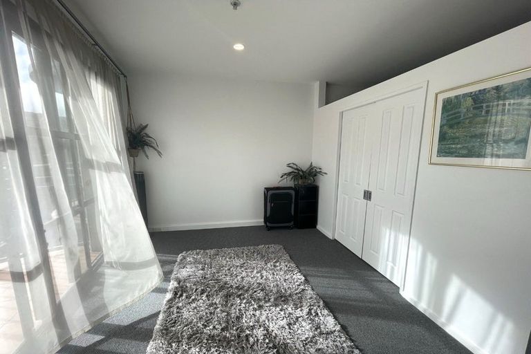 Photo of property in Atrium Apartments, 2q/154 The Terrace, Wellington Central, Wellington, 6011