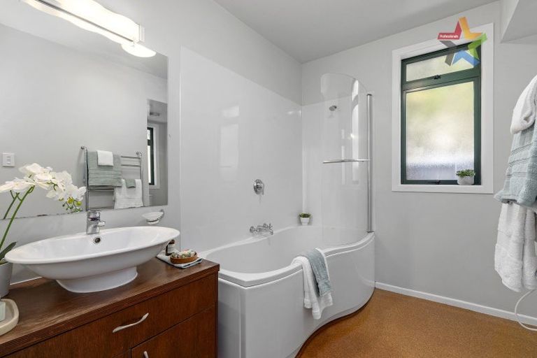 Photo of property in 34 Jocelyn Crescent, Pinehaven, Upper Hutt, 5019