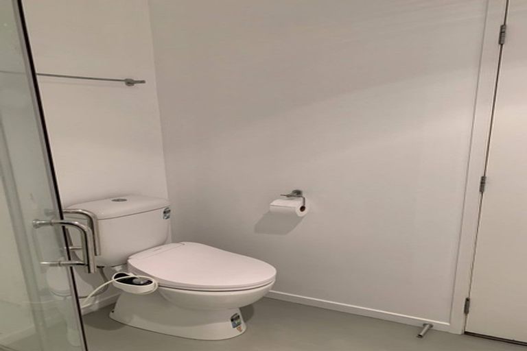 Photo of property in 45 Agincourt Street, Glenfield, Auckland, 0629