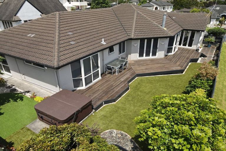 Photo of property in 20 Byblos Place, The Gardens, Auckland, 2105
