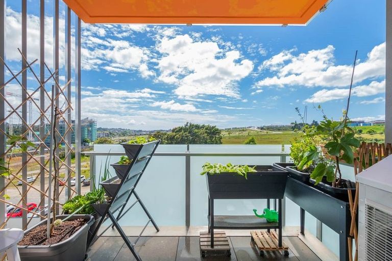 Photo of property in 604/27 Don Mckinnon Drive, Albany, Auckland, 0632