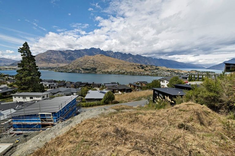 Photo of property in St Andrews Park, 12 Saint Peters Place, Queenstown, 9300