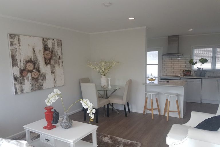 Photo of property in 4/27 Nikau Street, New Lynn, Auckland, 0600