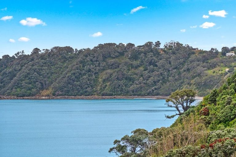 Photo of property in 22 Barrier View Road, Leigh, 0985