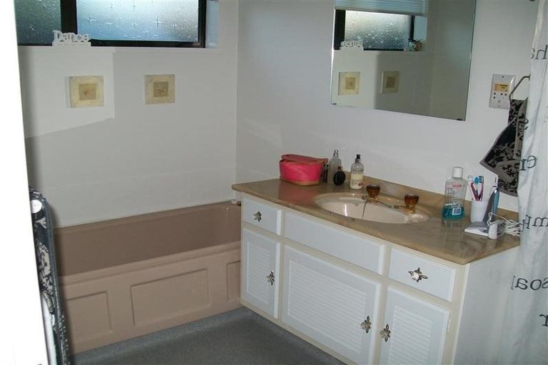 Photo of property in 1/200 Sawyers Arms Road, Bishopdale, Christchurch, 8053