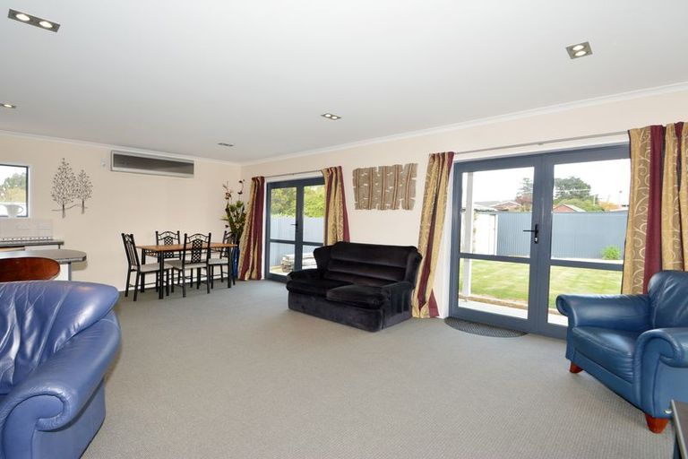 Photo of property in 77 Beach Street, Waikouaiti, 9510