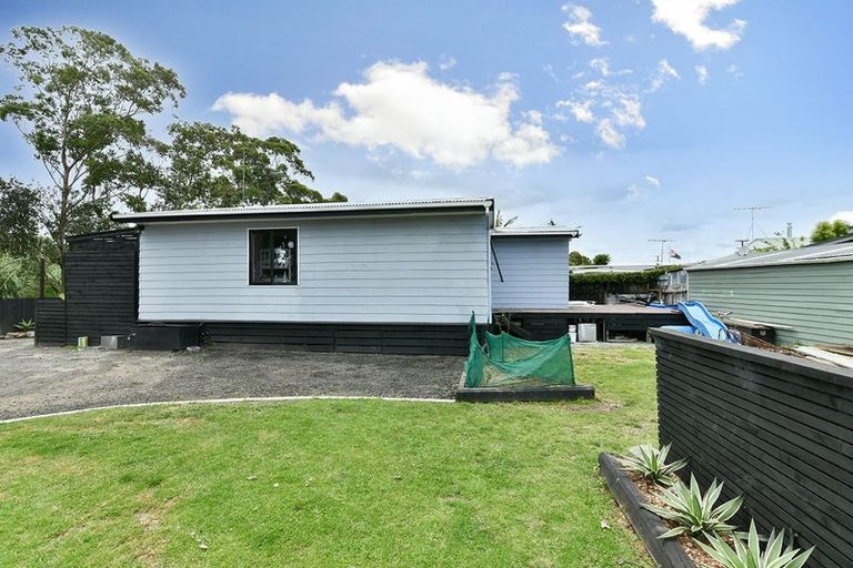 Photo of property in 4 Rere Place, Parakai, 0830