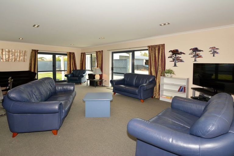 Photo of property in 77 Beach Street, Waikouaiti, 9510