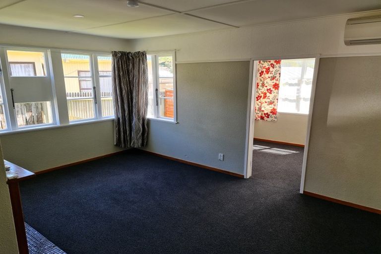 Photo of property in 16 Newcombe Street, Naenae, Lower Hutt, 5011
