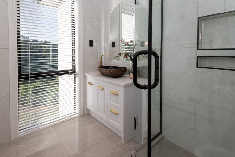 Photo of property in 83 Griggs Road, East Tamaki Heights, Auckland, 2016