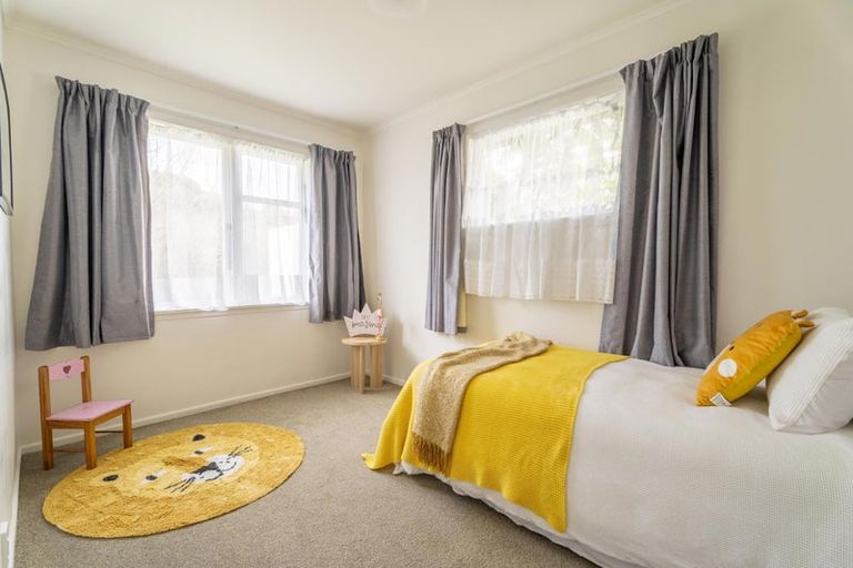 Photo of property in 22 Findlay Street, Tawa, Wellington, 5028