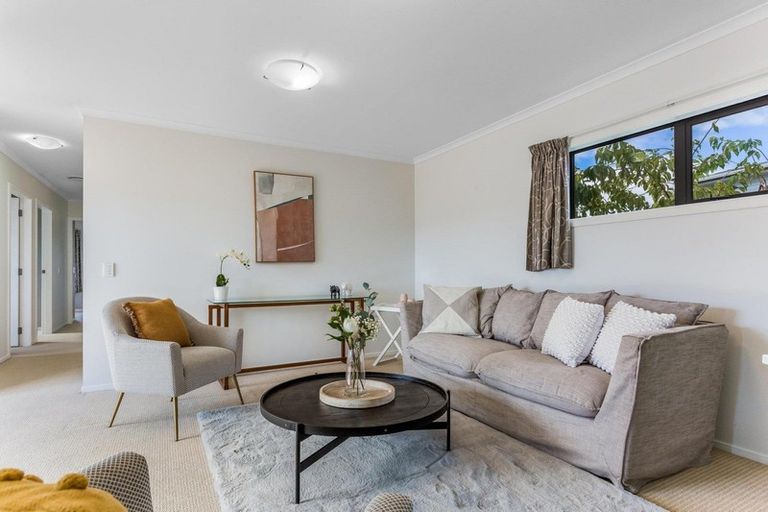 Photo of property in 9 Beauzami Crescent, Ascot Park, Porirua, 5024