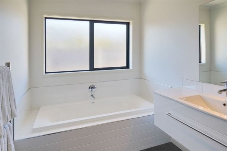 Photo of property in 21 Parklea Avenue, Halswell, Christchurch, 8025