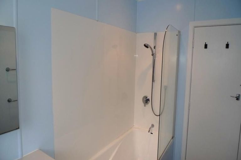 Photo of property in 19 Lynda Avenue, Paparangi, Wellington, 6037