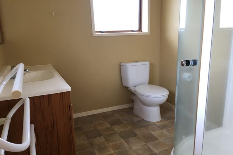 Photo of property in 3 Beulah Avenue, Rothesay Bay, Auckland, 0630