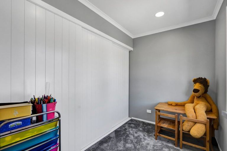 Photo of property in 132 Govett Avenue, Frankleigh Park, New Plymouth, 4310