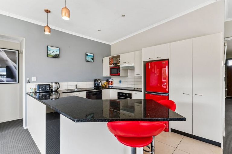 Photo of property in 22 Kokako Rise, Papakura, 2110