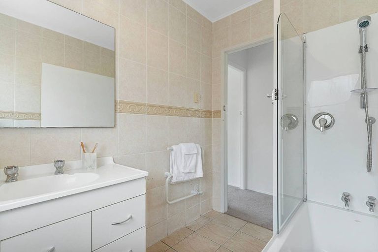 Photo of property in 1/48a Mellons Bay Road, Mellons Bay, Auckland, 2014