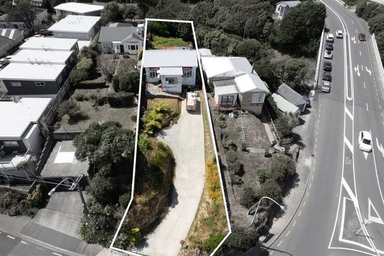 Photo of property in 4 Middleton Road, Johnsonville, Wellington, 6037