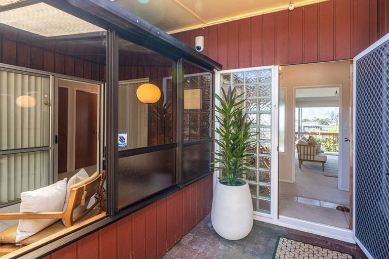 Photo of property in 15a Rangitoto Terrace, Milford, Auckland, 0620