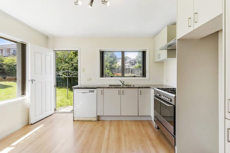 Photo of property in 3/68 Takutai Avenue, Half Moon Bay, Auckland, 2012