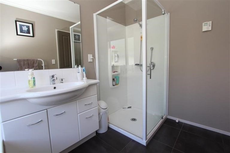 Photo of property in 5 Winslow Court, Huntington, Hamilton, 3210