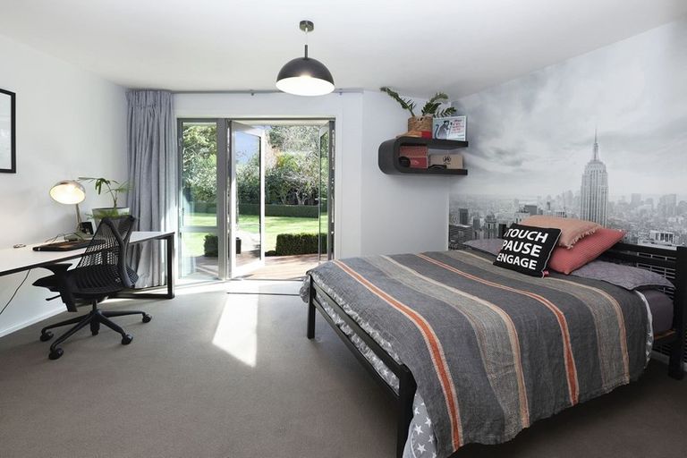 Photo of property in 19 Hadlow Place, Burnside, Christchurch, 8041