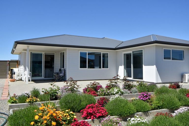 Photo of property in 2 Routhan Way, Carterton, 5713