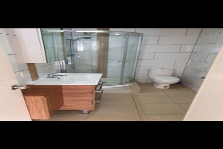 Photo of property in 23a Laurina Road, Sunnynook, Auckland, 0620