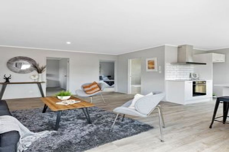 Photo of property in 94a Beach Haven Road, Beach Haven, Auckland, 0626