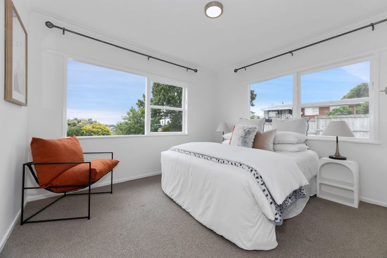 Photo of property in 8 Hauraki Crescent, Pinehill, Auckland, 0632