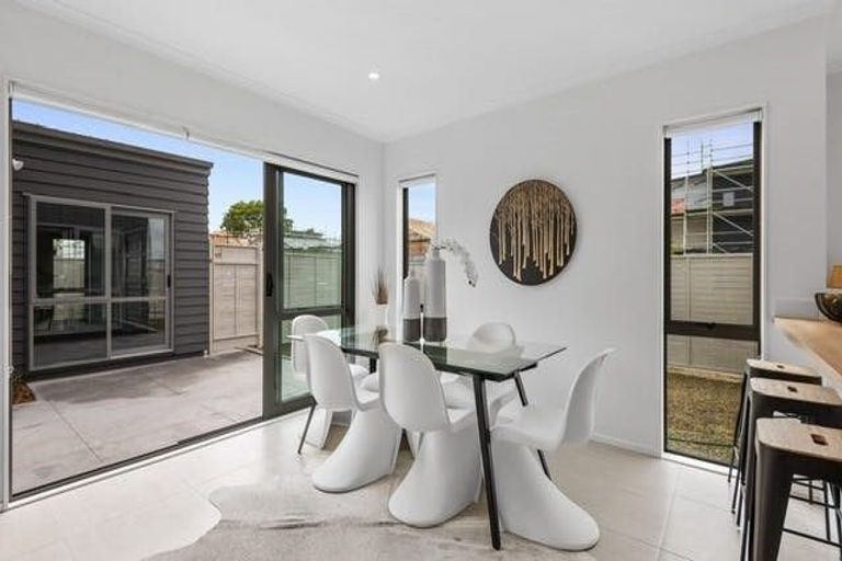 Photo of property in 69 Pepene Avenue, Takanini, 2112