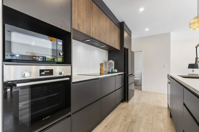 Photo of property in 5a Hemsway Place, Sunnyhills, Auckland, 2010